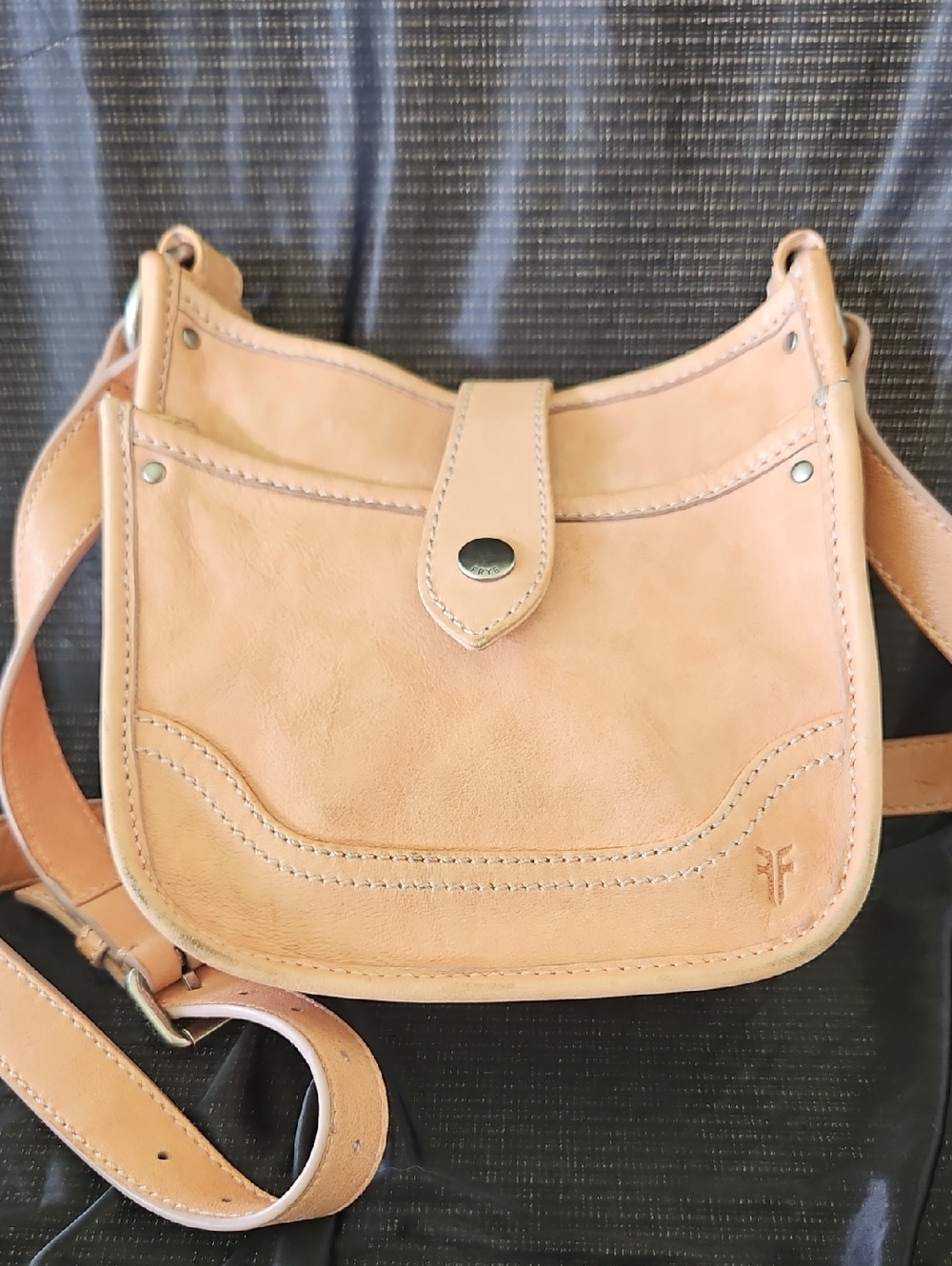 FRYE CROSSBODY HANDBAG, FRYE TAN LEATHER BAG - Picture 9 of 12